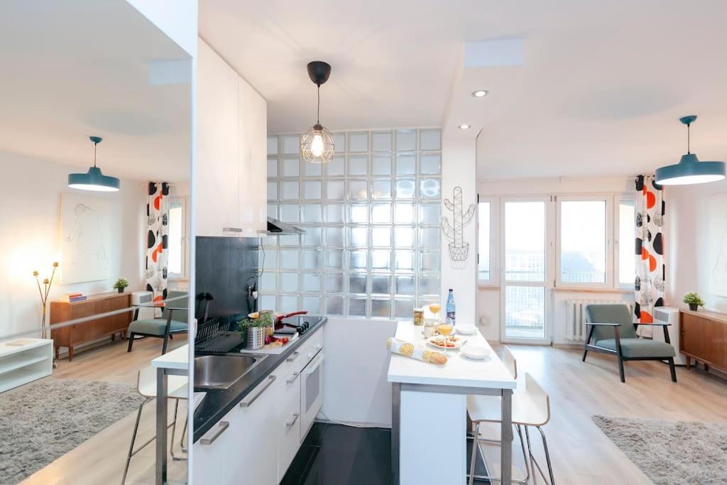 Wawaview! Studio With An Amazing View! Powisle. Varsovie Extérieur photo